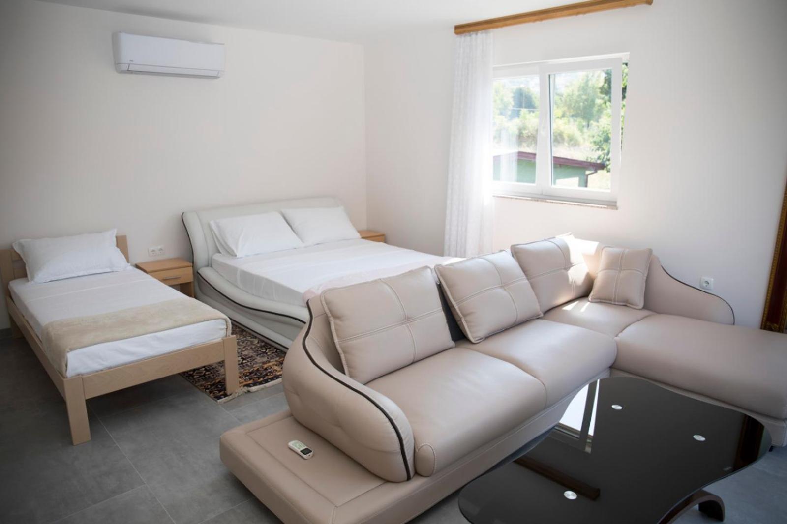 Kovac Riverfront Apartments Mostar Ngoại thất bức ảnh