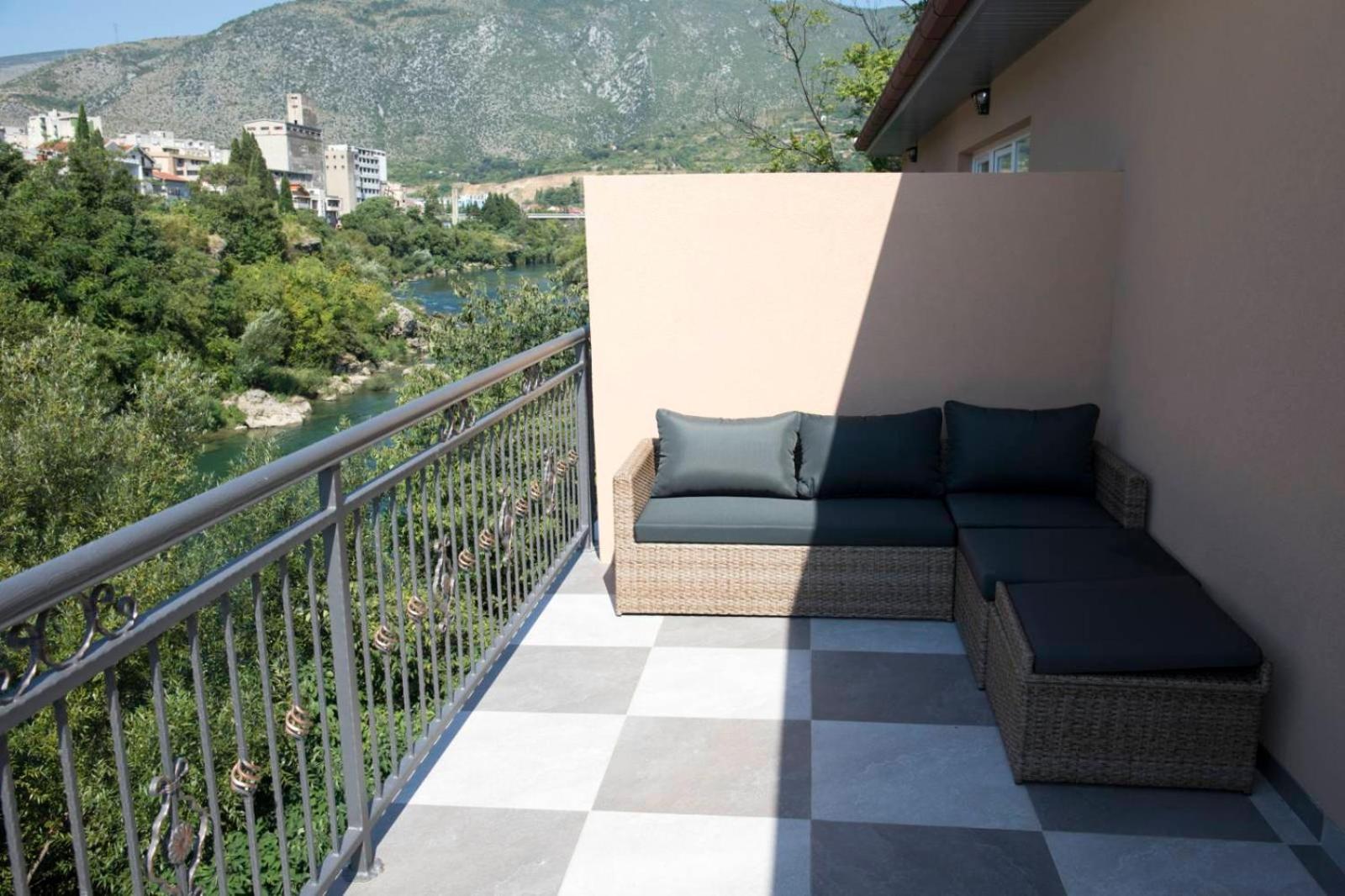 Kovac Riverfront Apartments Mostar Ngoại thất bức ảnh