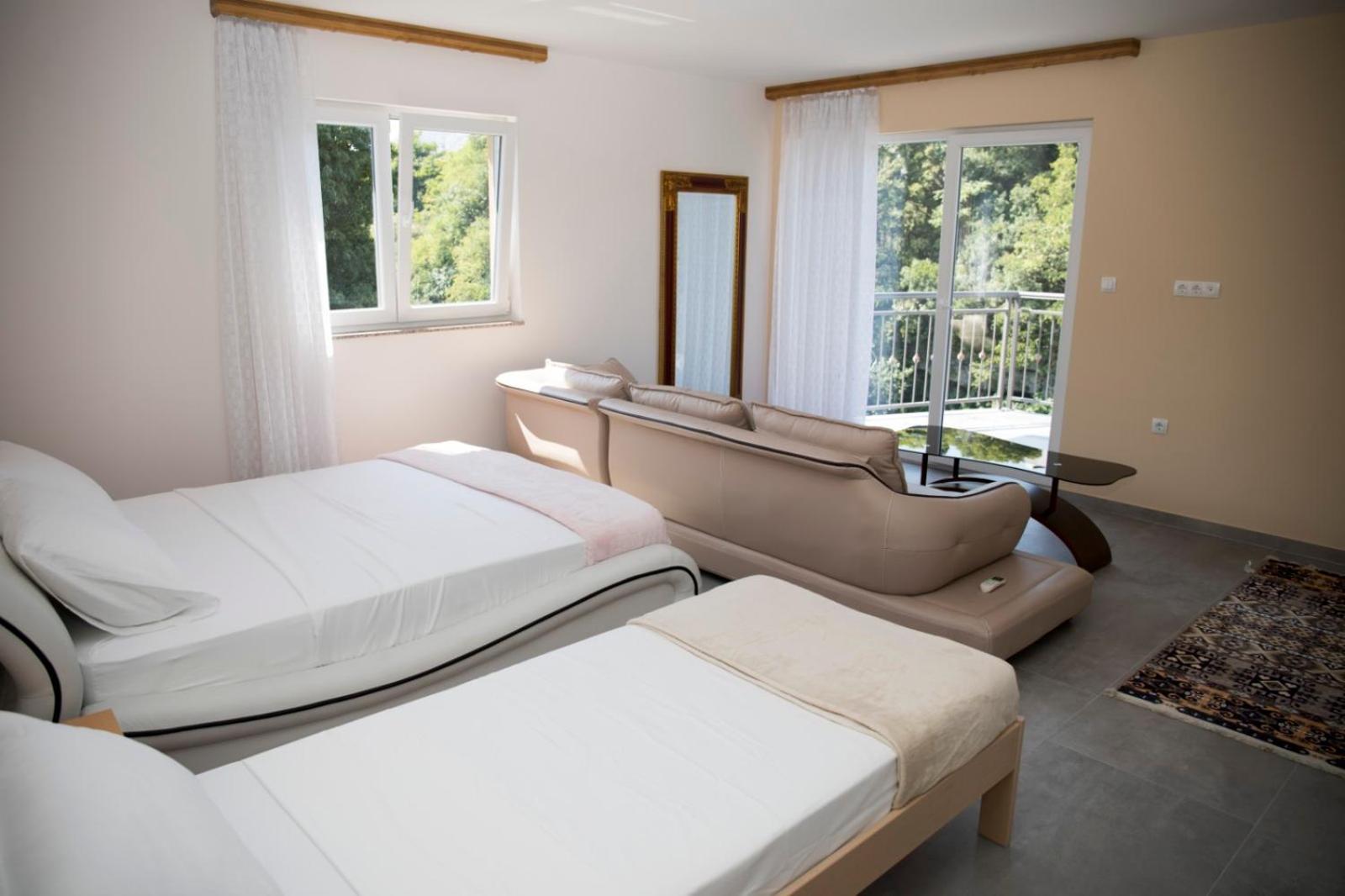 Kovac Riverfront Apartments Mostar Ngoại thất bức ảnh