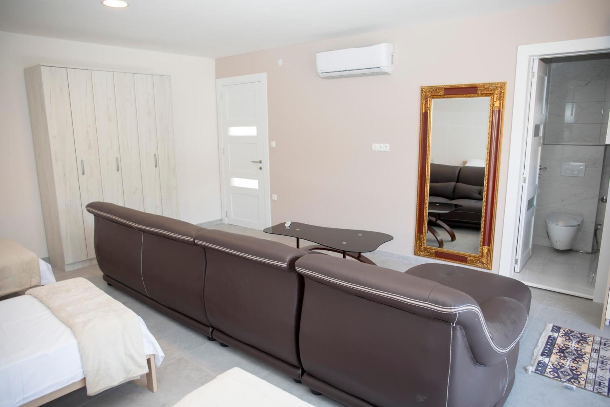 Kovac Riverfront Apartments Mostar Ngoại thất bức ảnh