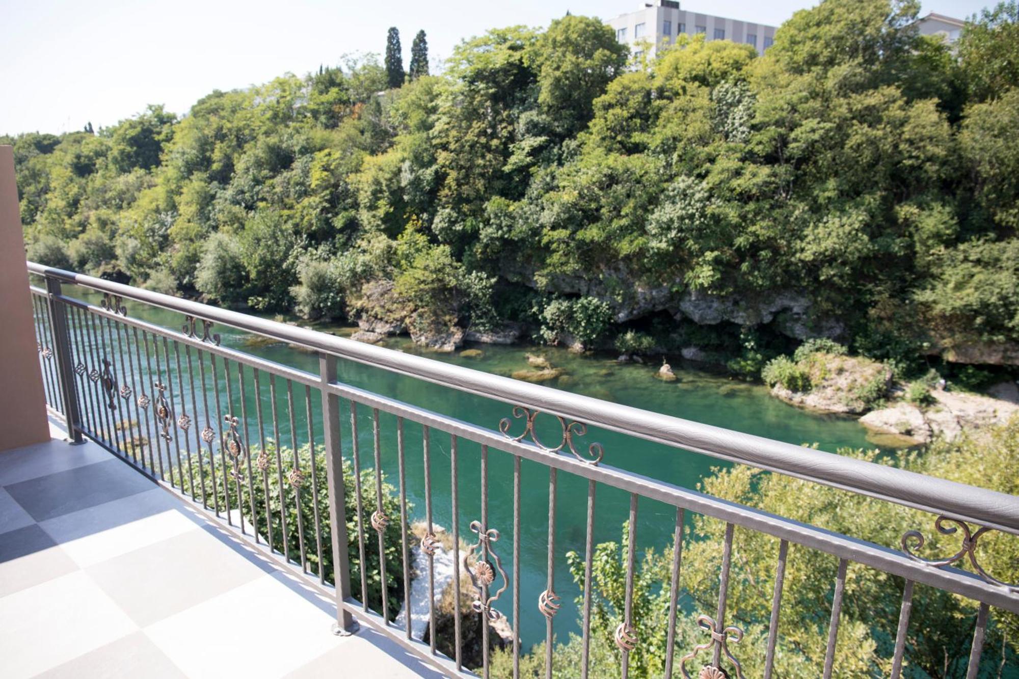 Kovac Riverfront Apartments Mostar Ngoại thất bức ảnh